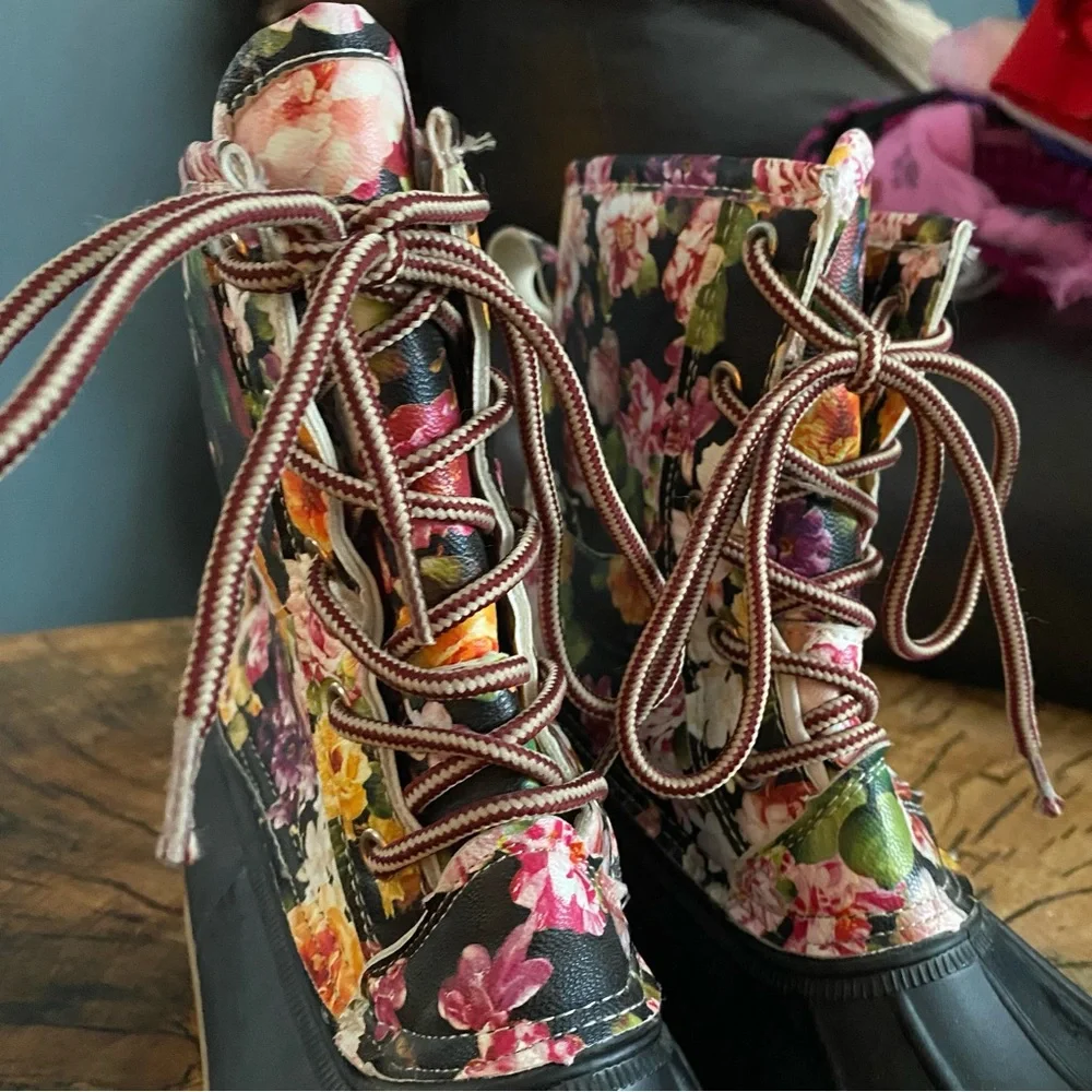 Girls Floral Duck Boots